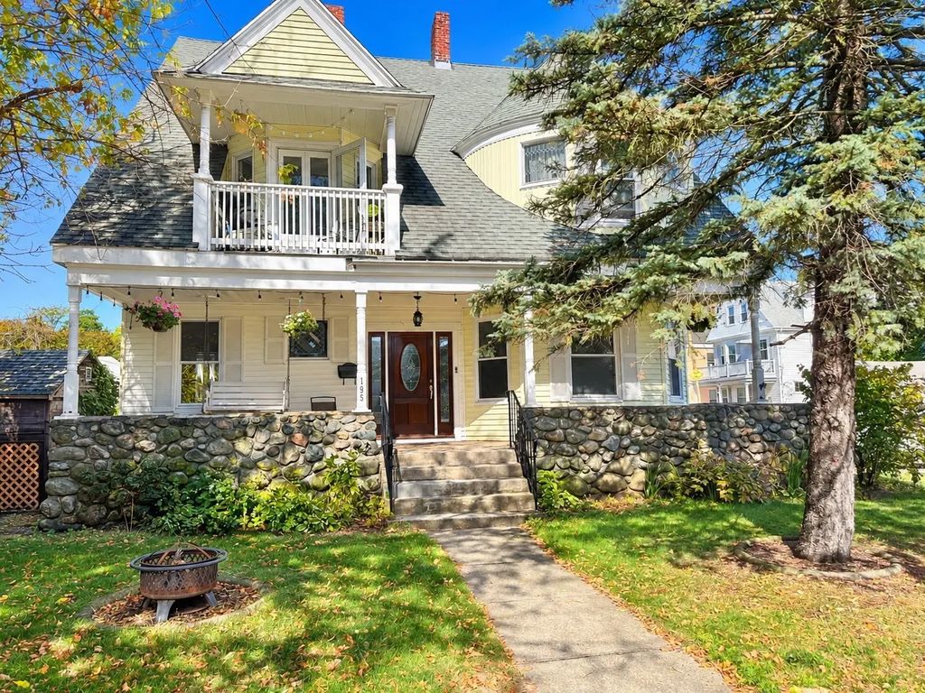 195 Faneuil St #1, Boston