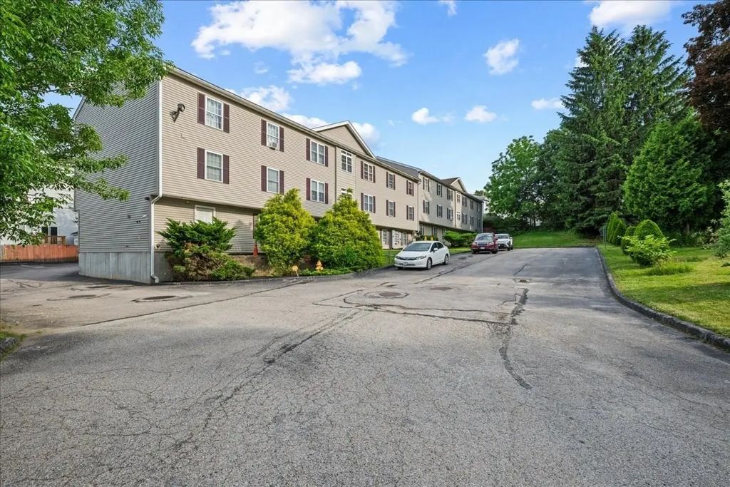 1 Hatfield St #5, Worcester
