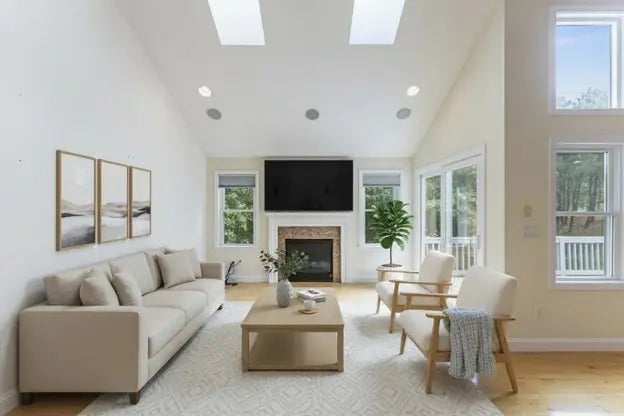 1 Matt Hoxie Tr #1, Plymouth