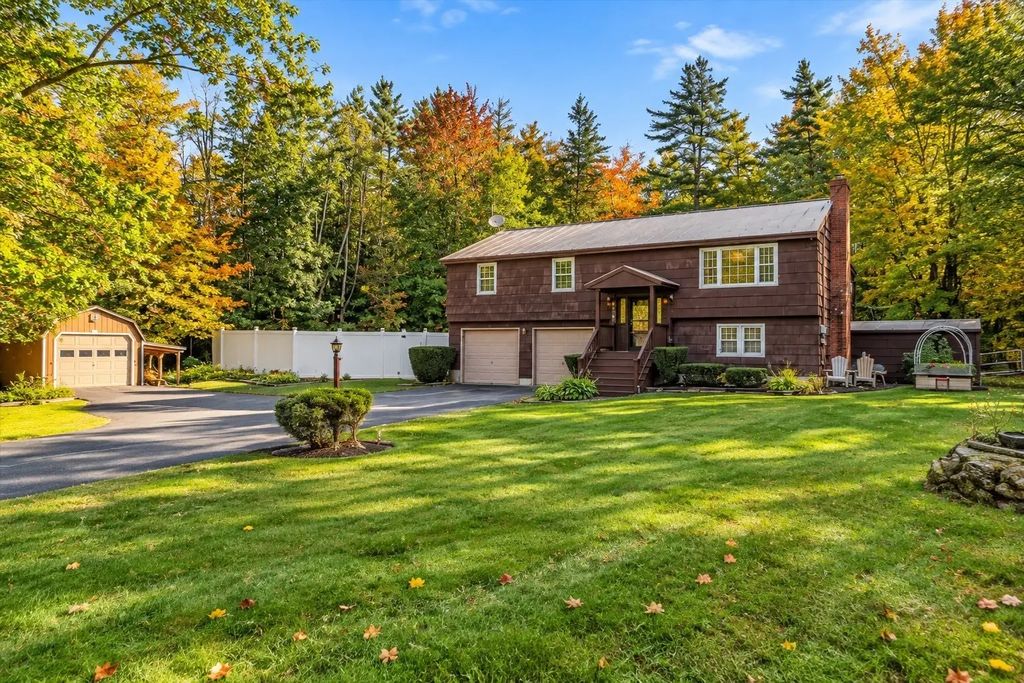 3835 Chestnut Hill Ave, Athol