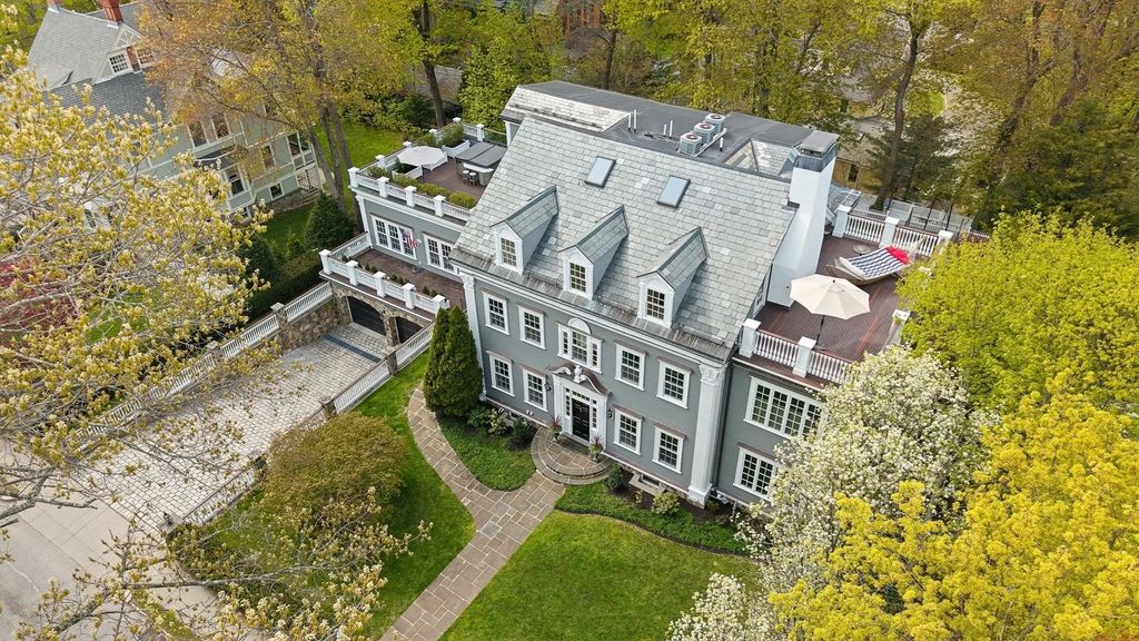 95 Temple St, Newton
