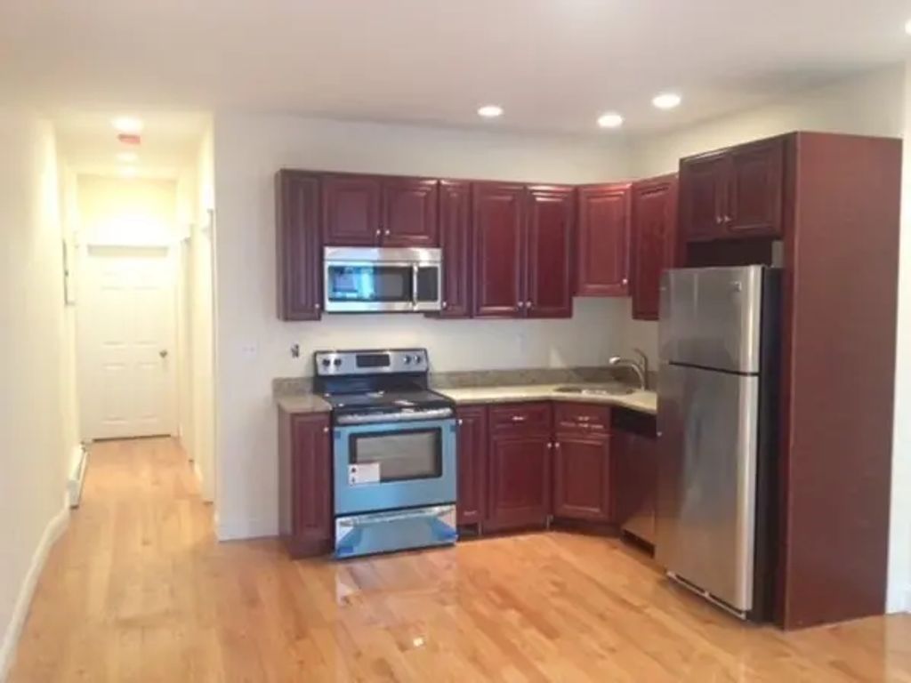 26 Maverick St #1, Boston