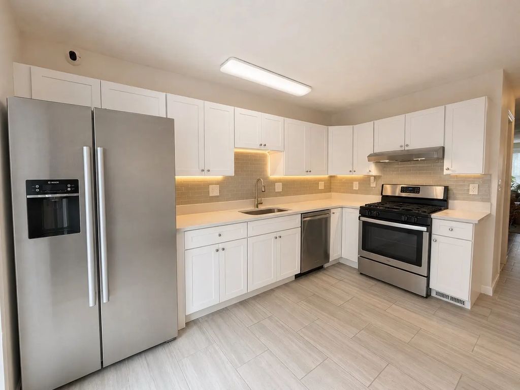 5269 Washington St #b, Boston