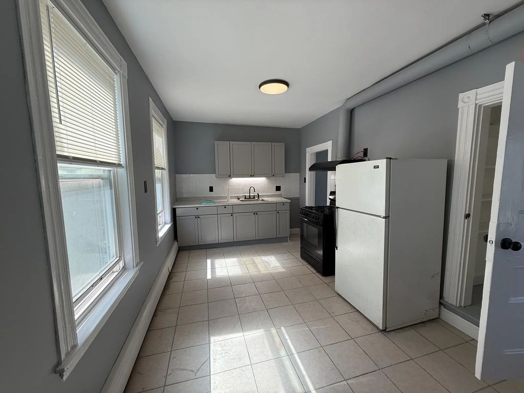 252 East Cottage St #3, Boston