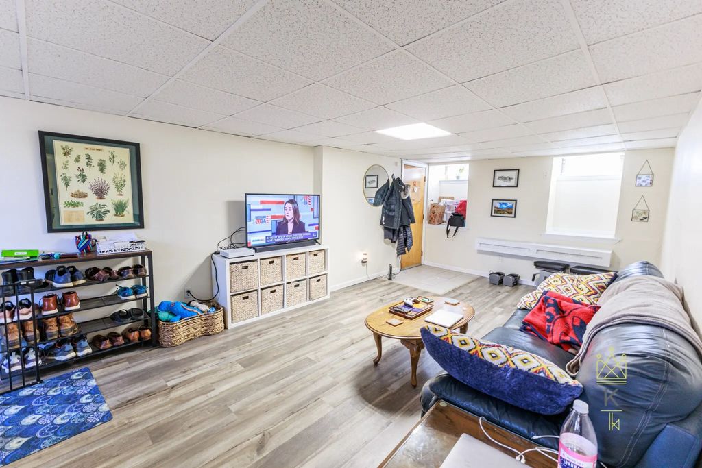 36 Park St #b10, Brookline