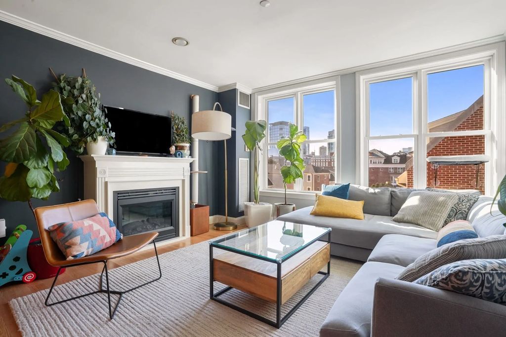 65 Chelsea Street #305, Boston