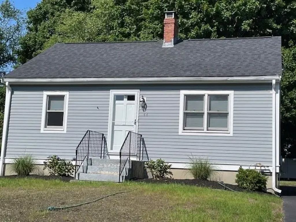 44 Marshall Avenue, Marshfield