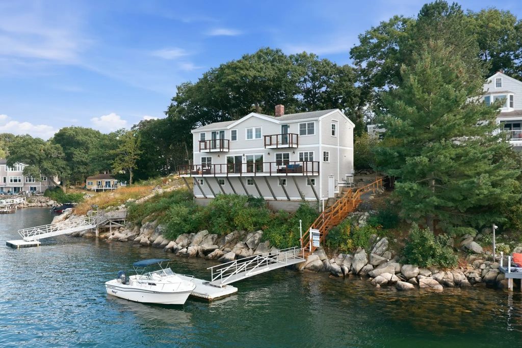 55 Riverview Rd, Gloucester