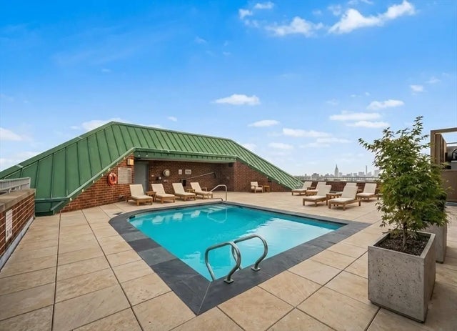 15 N Beacon St #412, Boston