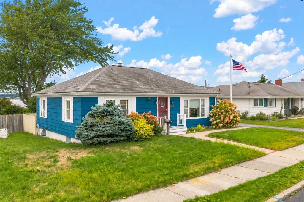 19 Nautilus St, New Bedford