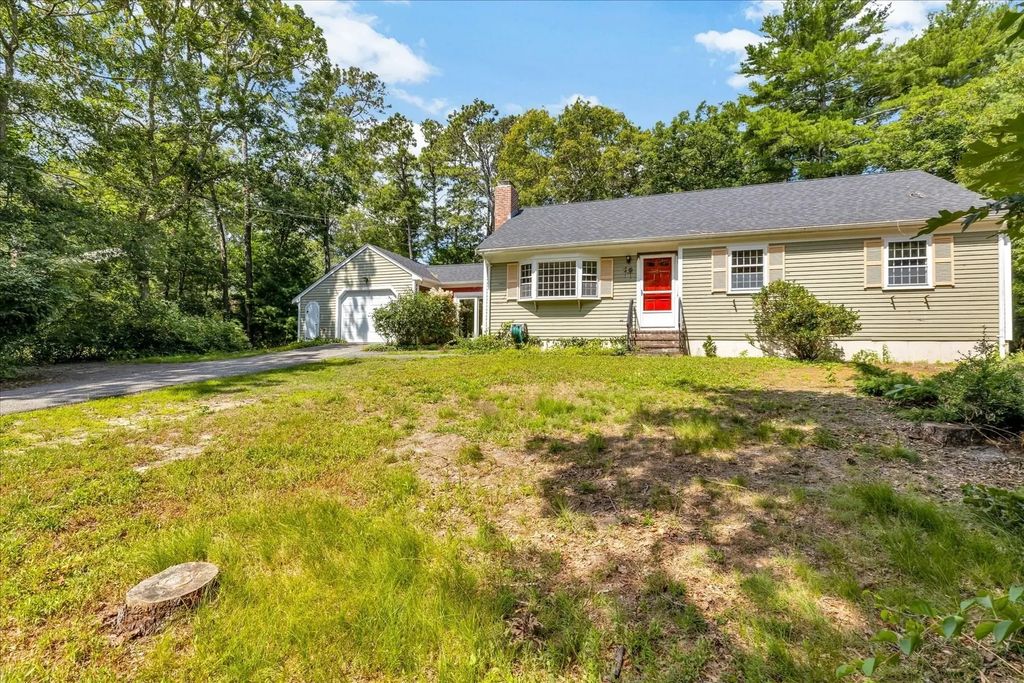 804 Putnam Ave, Barnstable