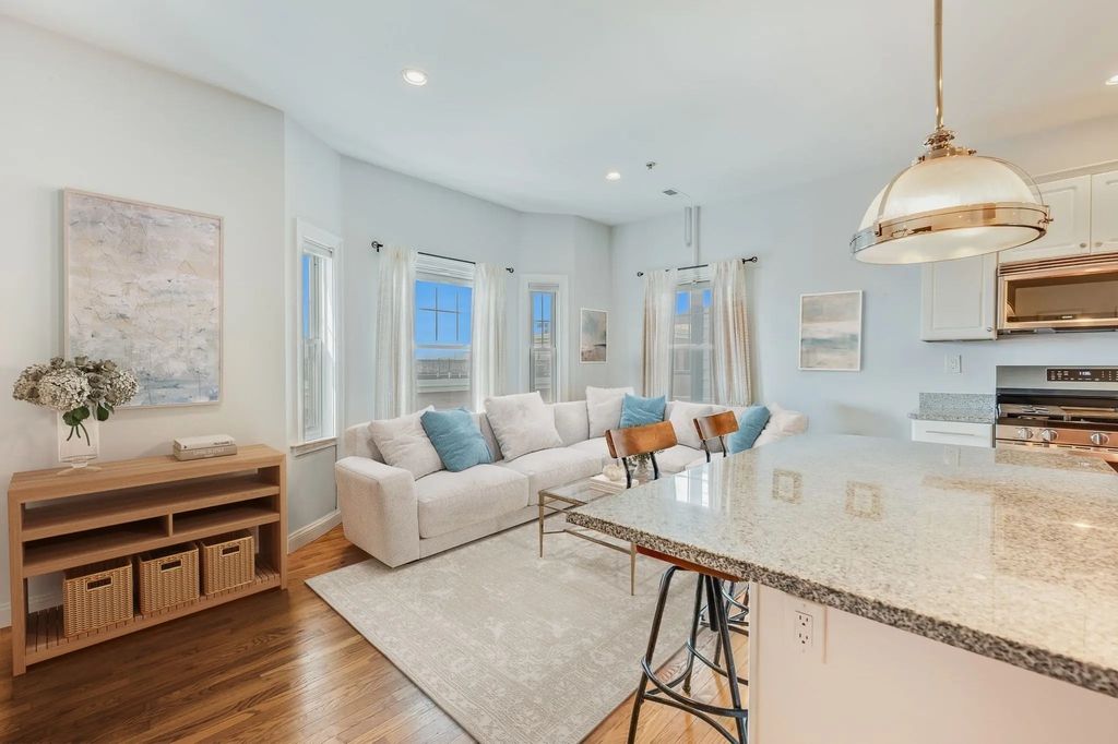 134-136 W 9th St #7, Boston