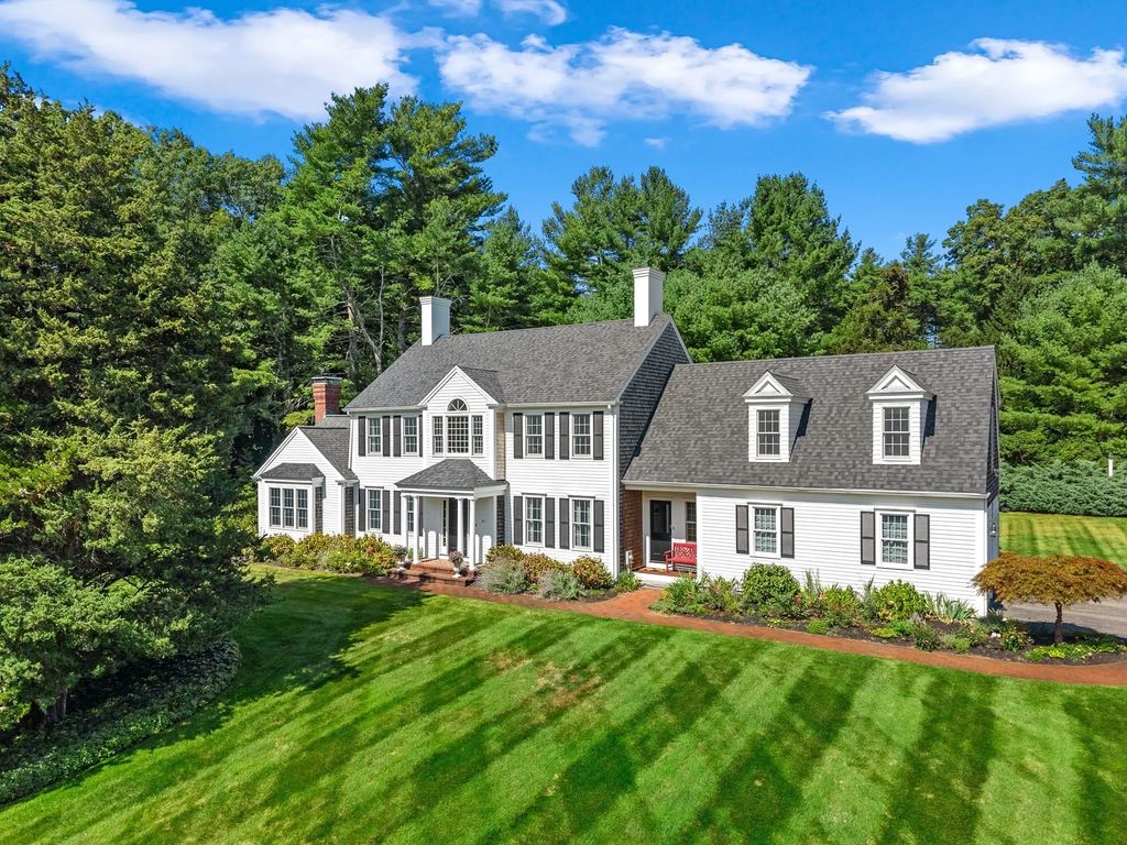 94 Valley Street, Duxbury