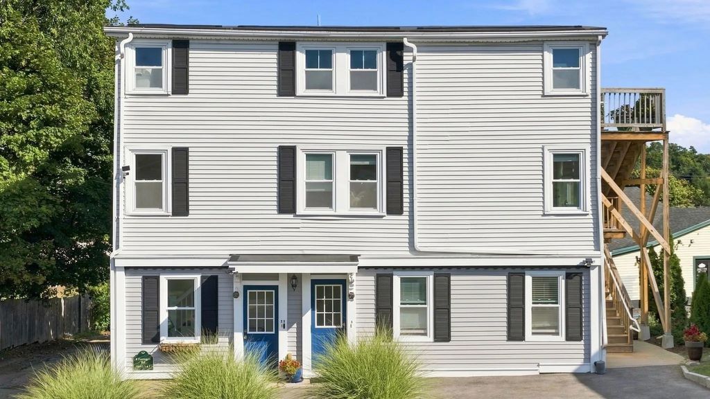 4 Farragut Rd #2, Ipswich