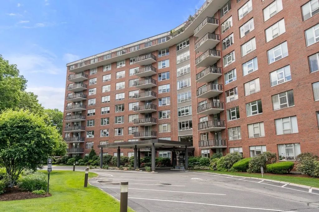 280 Boylston St #111, Newton