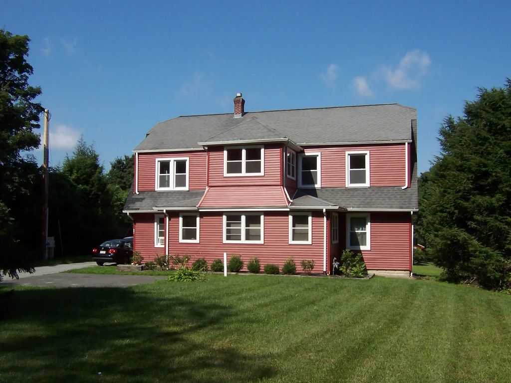 221 Main St #a, Wilbraham