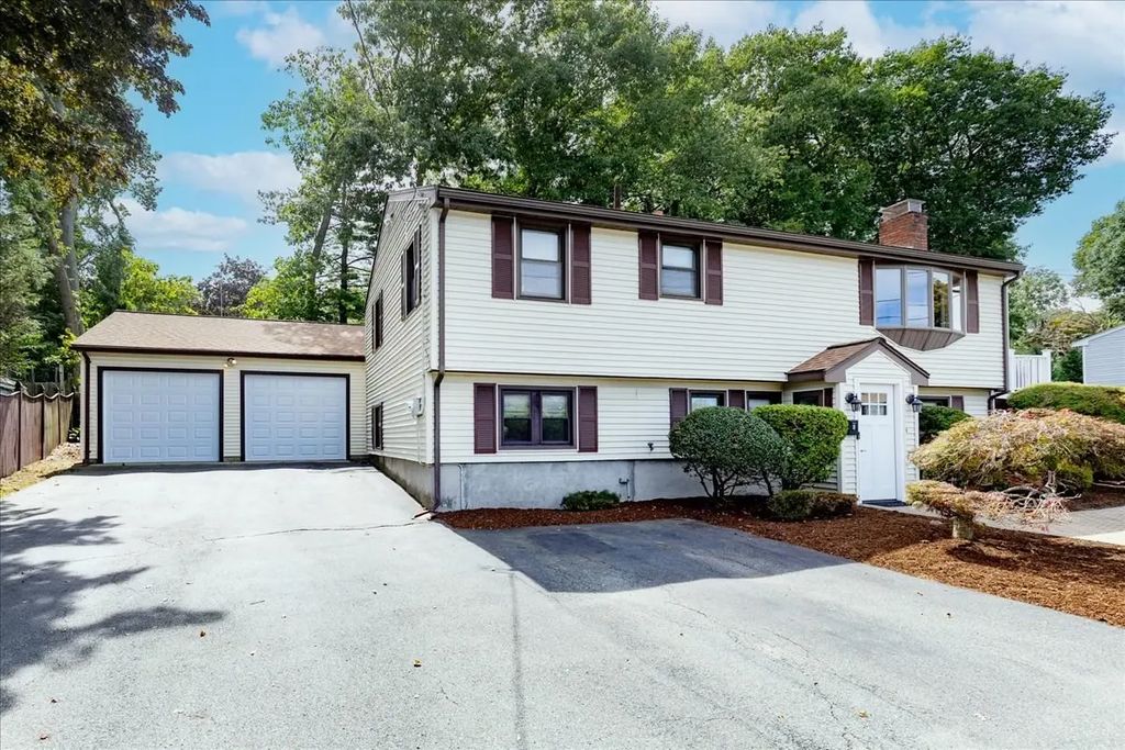 8 Judith Road, Peabody