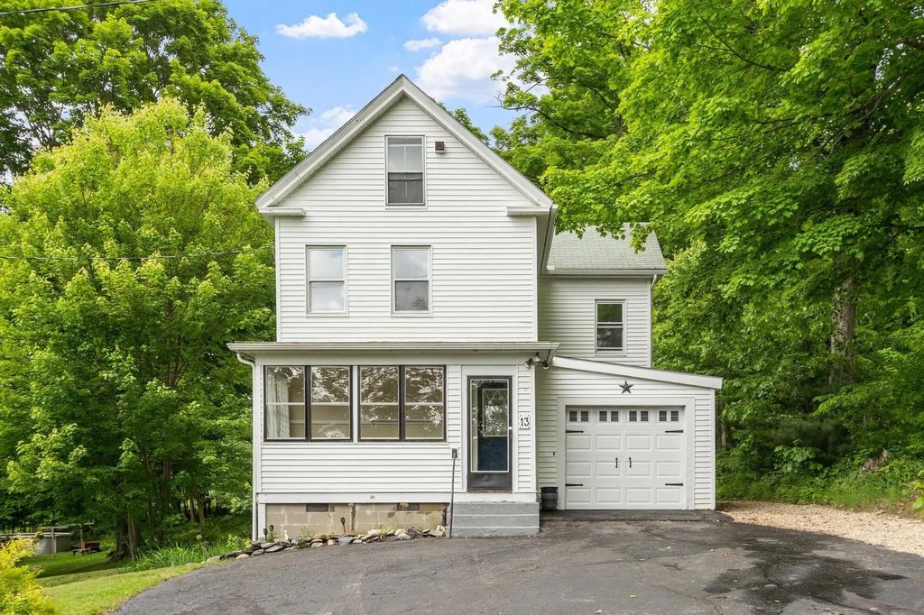 13 Windmill Hill Rd, Groton