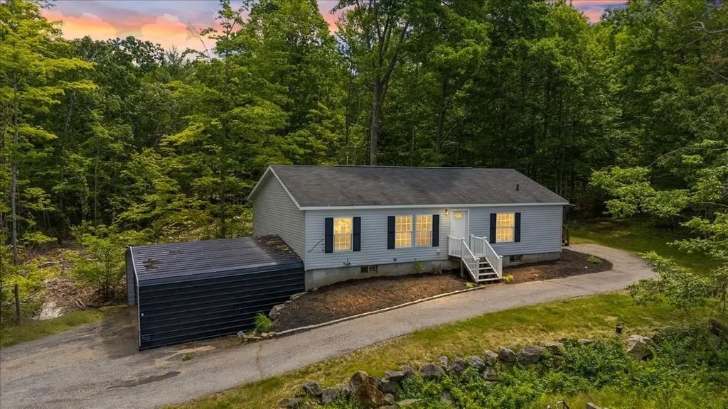 98 Hurricane Rd, Belmont