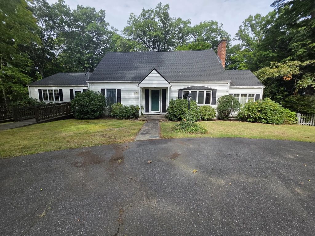 947 Main St, Wilbraham