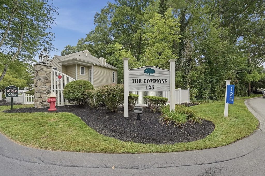 125 Highland St #304, Taunton
