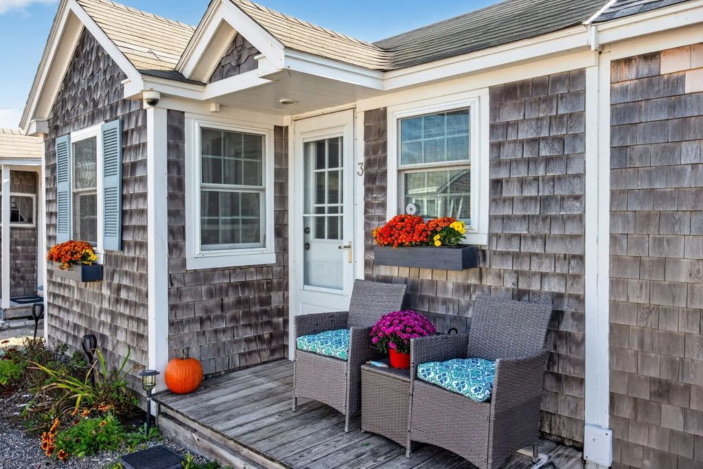 642 Shore Road #3, Truro
