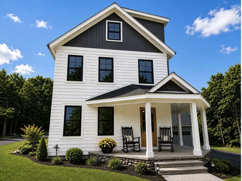 1045 Main St, Concord