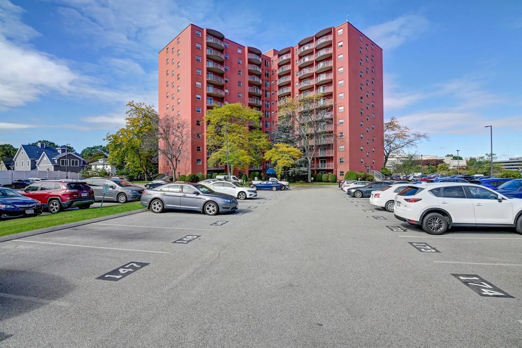 115 W Squantum St #513, Quincy