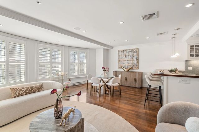 300 Boylston #909, Boston