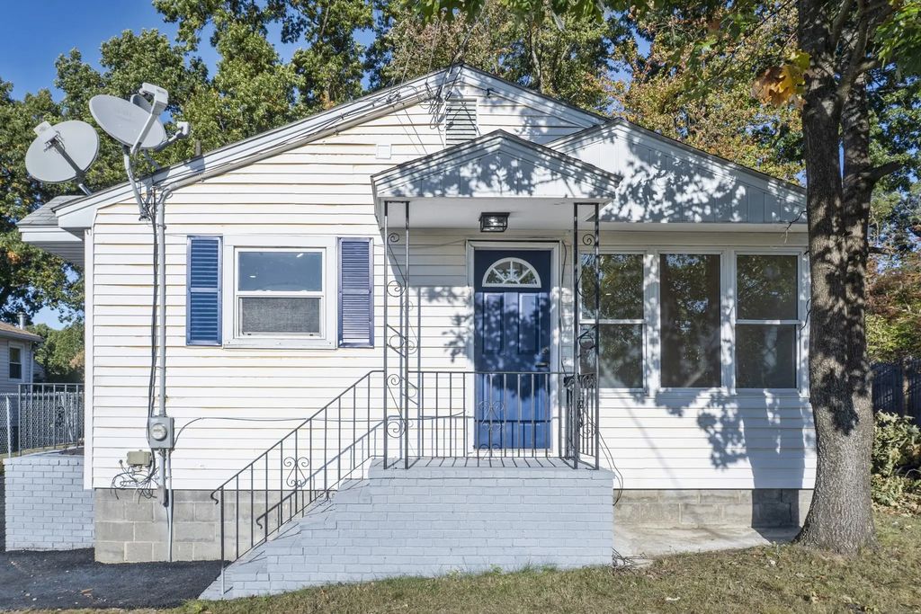 32 Turnpike St, North Andover