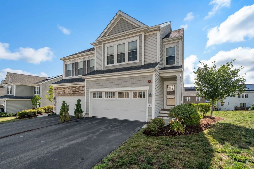 49 Walnut Way #49, Hopkinton