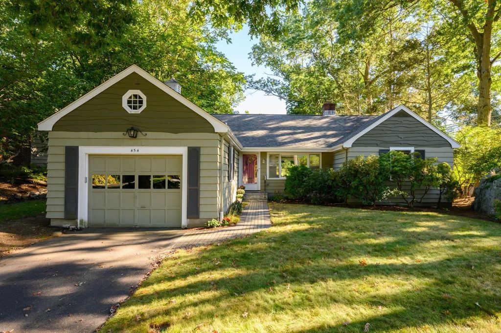 454 Eliot St, Milton
