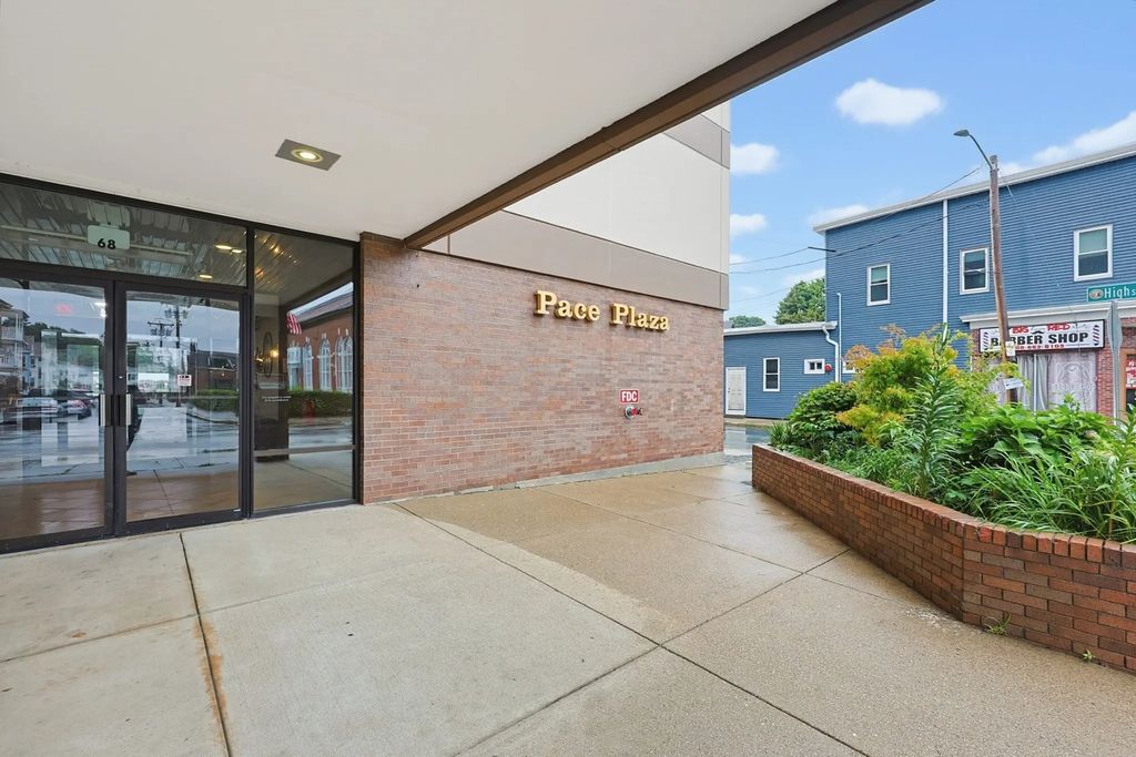 68 N Washington St #314, North Attleboro