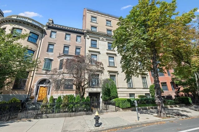 412 Beacon #6, Boston