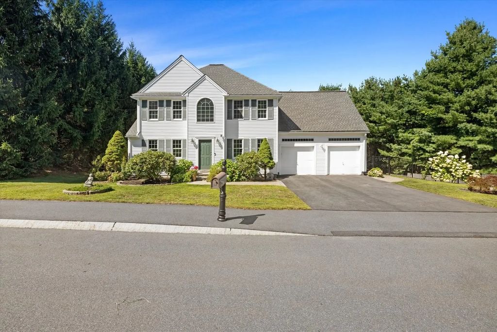 38 Bellows Cir, Marlborough