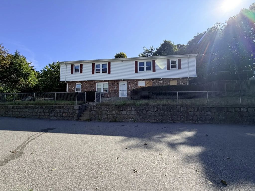 2 Filbert St #4, Quincy