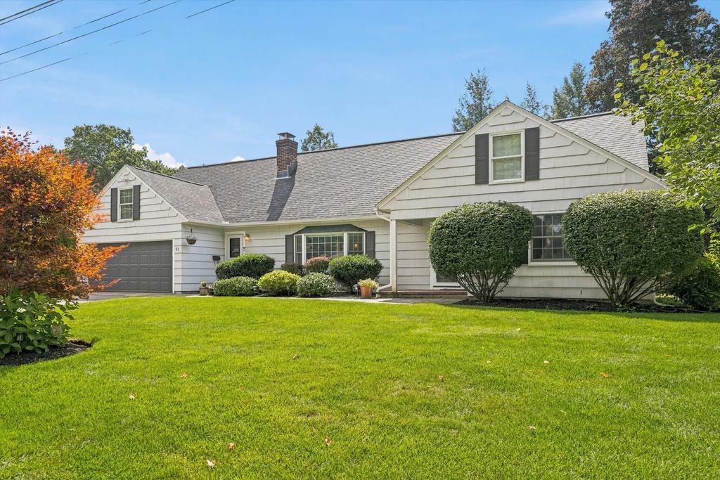 21 Woodbridge Rd, North Andover