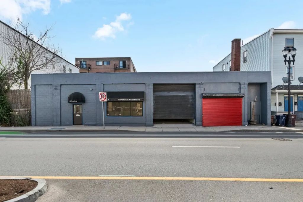 147 Broadway, Everett