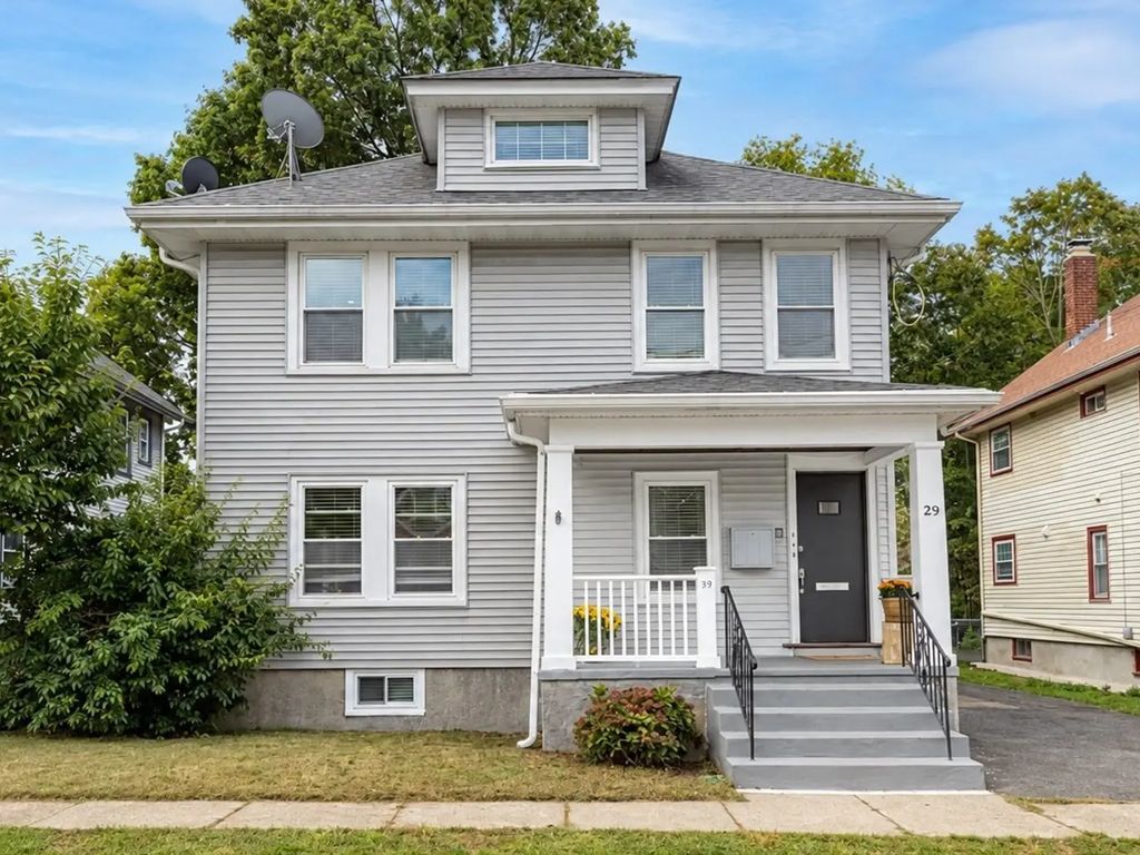 29 Laurel Rd, Milton