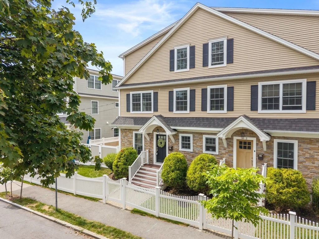 10 Gale St #1, Waltham