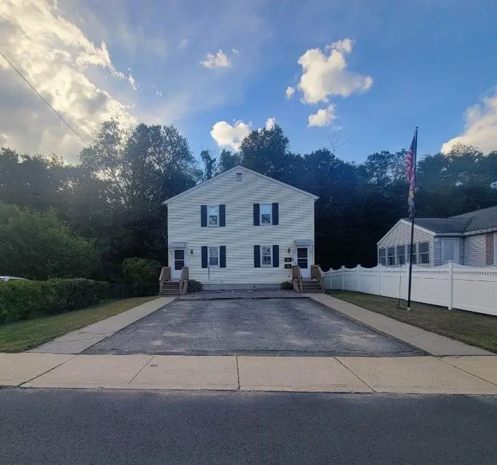 457 Charlton St, Southbridge