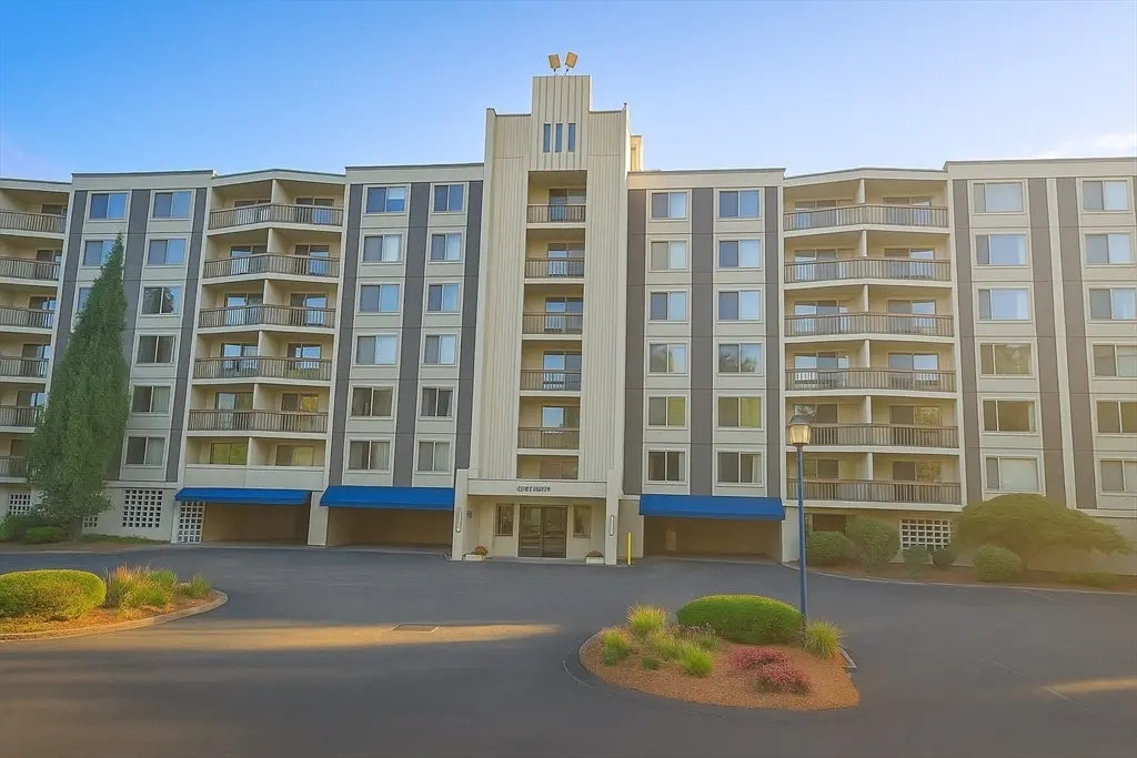 1550 Worcester Rd #621, Framingham