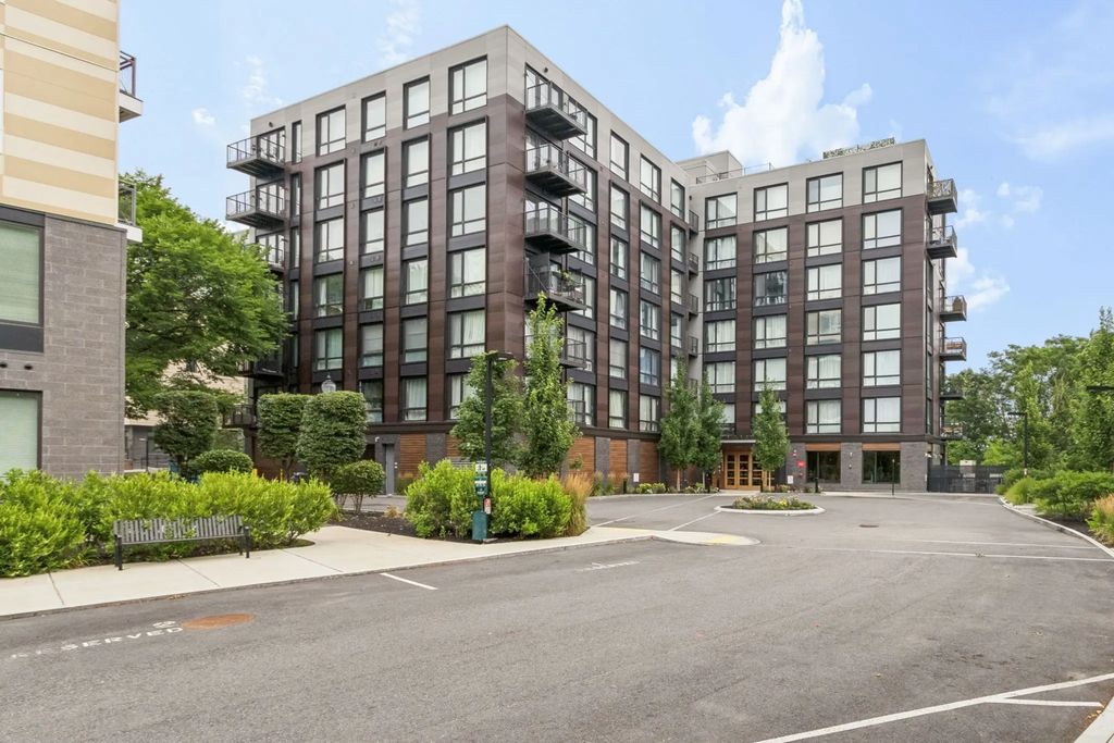1 Nevins Hill Way #405, Boston