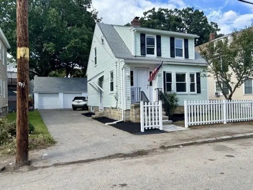 57 Ashland Ave, Methuen