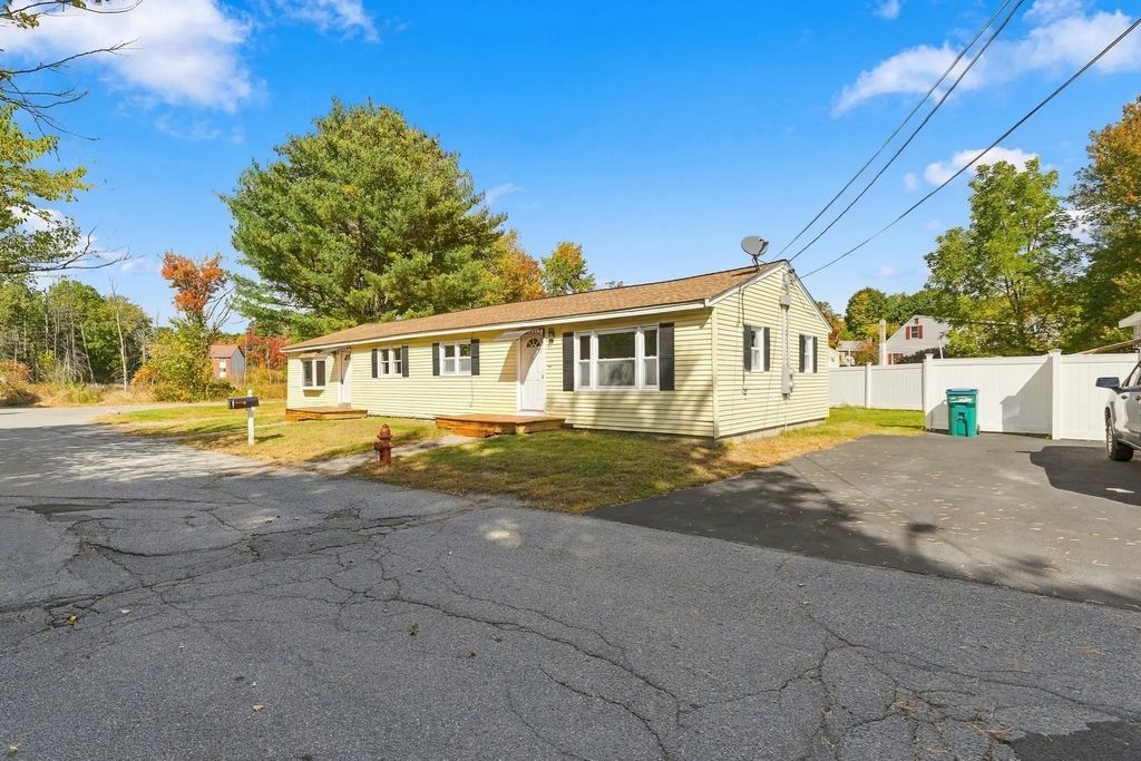 31-37 Monarch St, Lowell