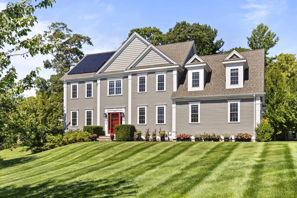 560 Shining Rock Dr, Northbridge