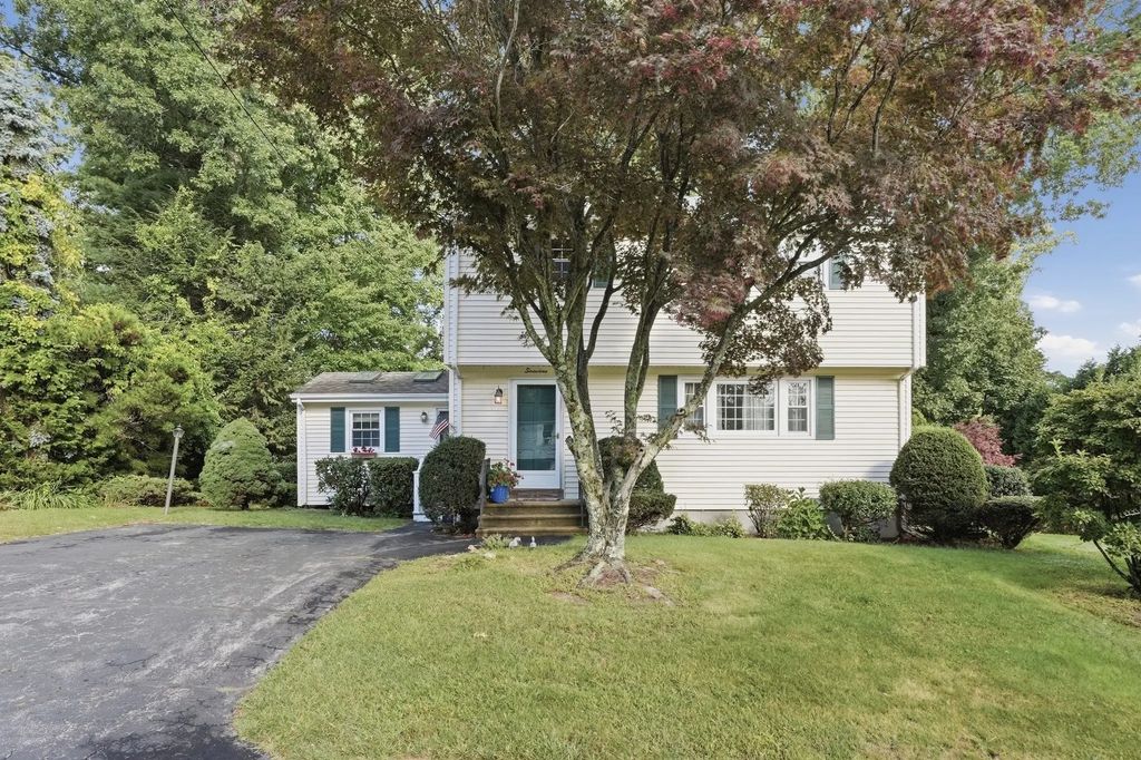 17 Whippoorwill Drive, Shrewsbury