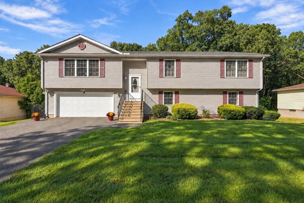 36 Ludlow Road, Chicopee