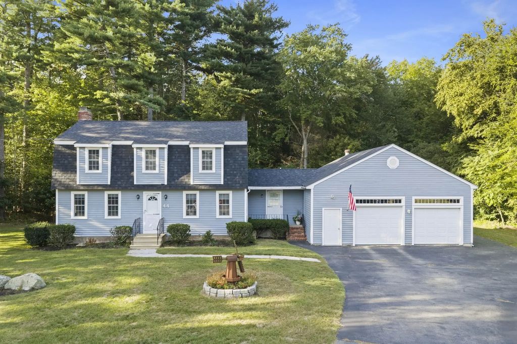 44 Pine Island Rd, Hanover