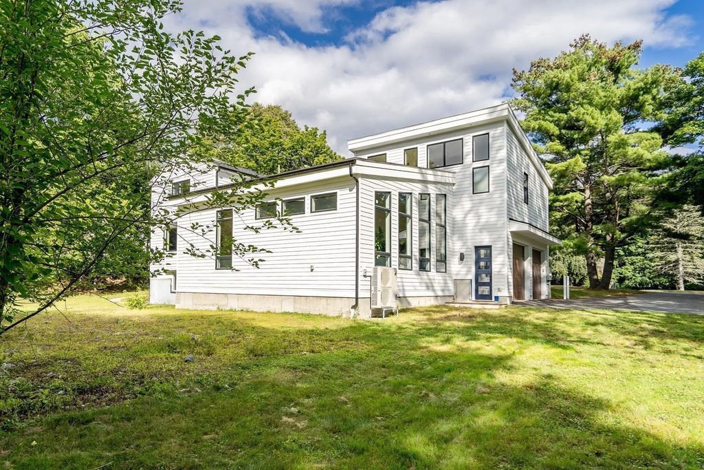 1 Maureen Rd, Lexington